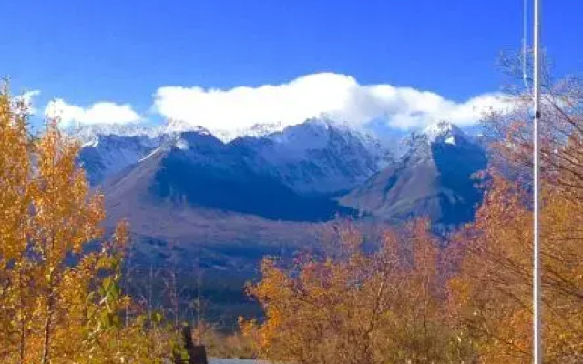 Kluane Green Sprout Vacation Home