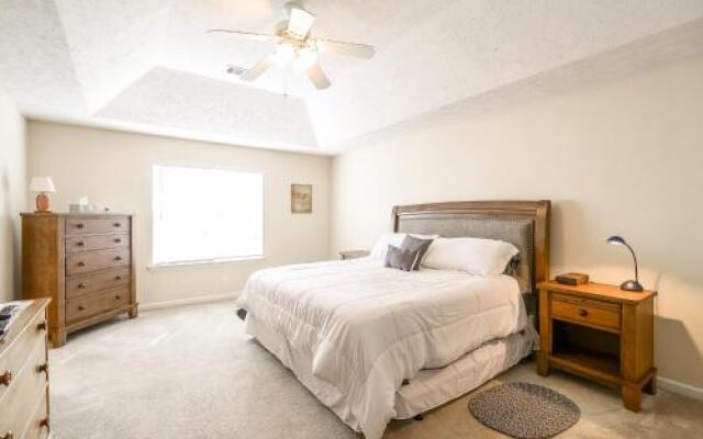 Campton Road Home - 4 Br Home