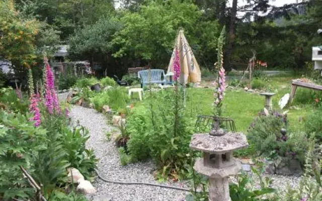 Sooke Home & Garden