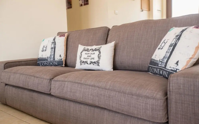 Napa Centre 001 Gold