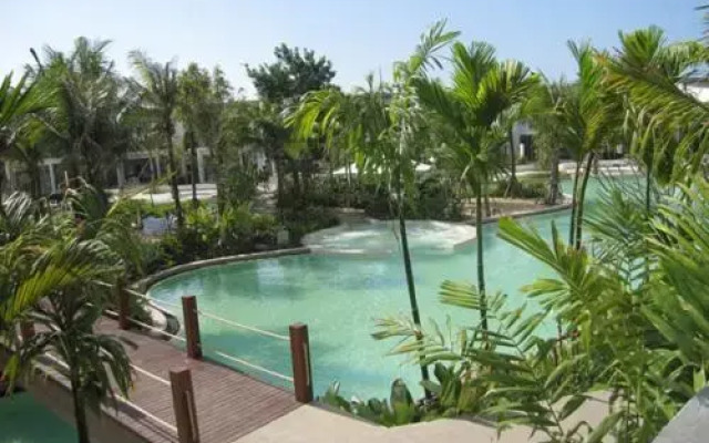 Seaview Condo at Phuphatara