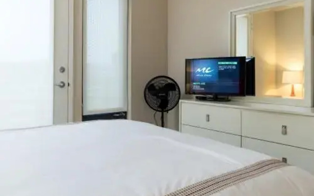 Global Luxury Suites at China Basin
