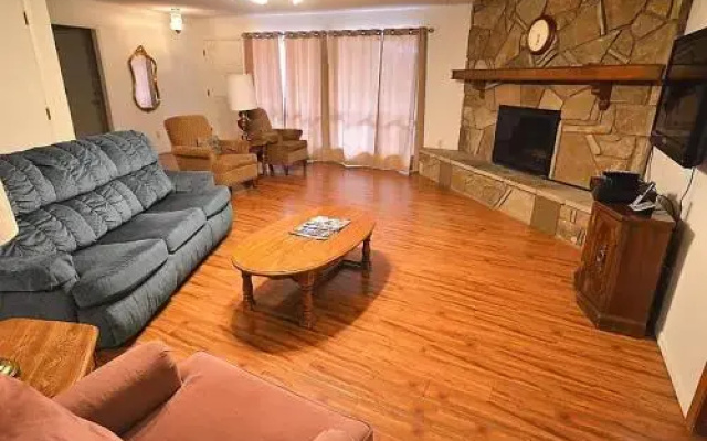 Aaa Escape - 3 Br home by RedAwning