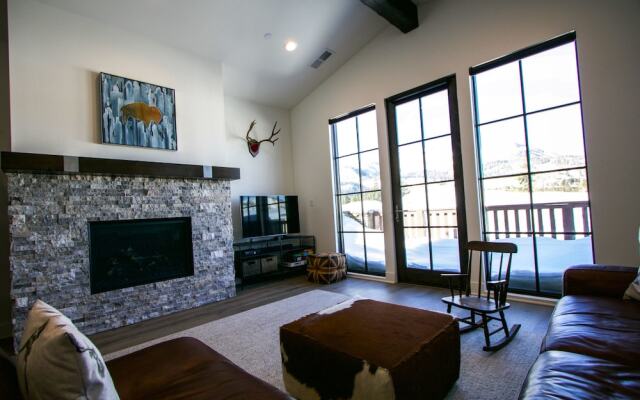 Creek#1334 - 3 Br Condo