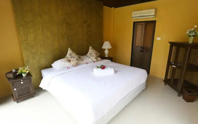 Ruen Parichart Tropical Resort