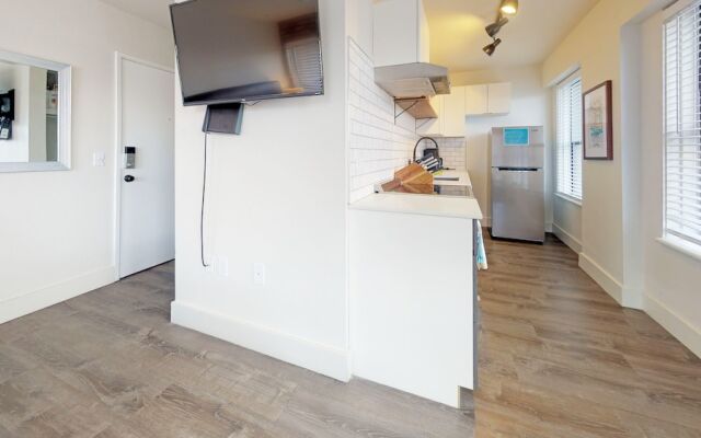 Seattle Waterfront Apartments by Barsala