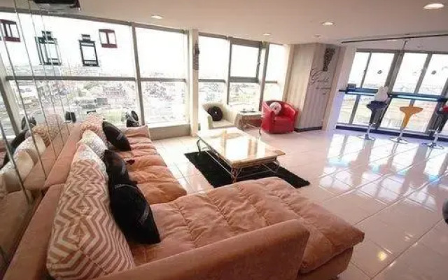 Glass House B & B