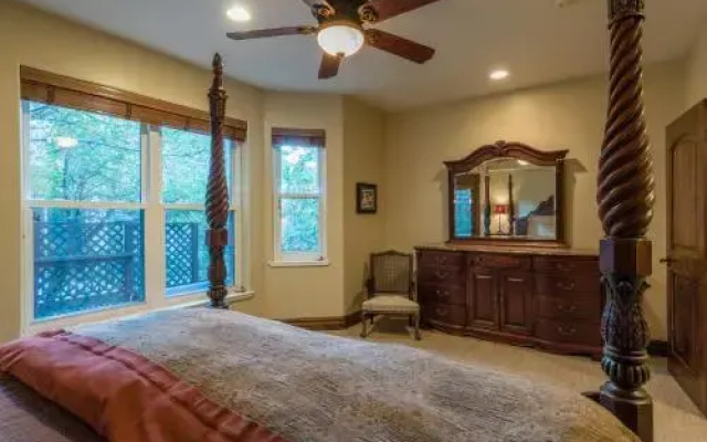 Heavenly Hillside Hangout - 3 Br Home