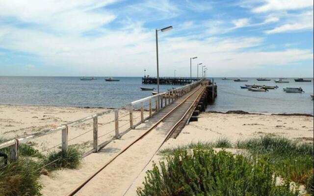 Kingston Shore Villas