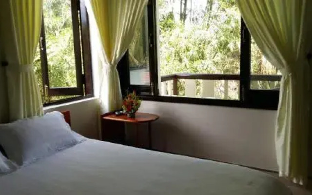 CoCo Riverside Homestay