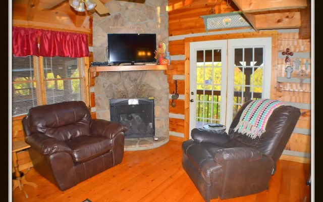 Olde Tyme Way Cabins 3526