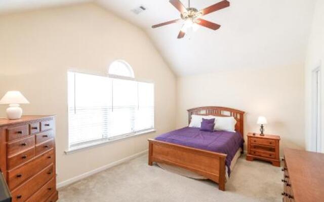 Campton Road Home - 4 Br Home