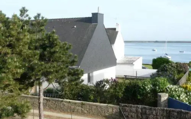 La Maison du Phare, maison à Riantec, bord de mer, jardin