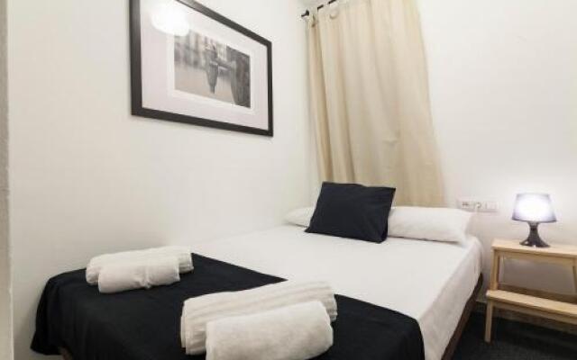 Key Plaza Cataluña Family