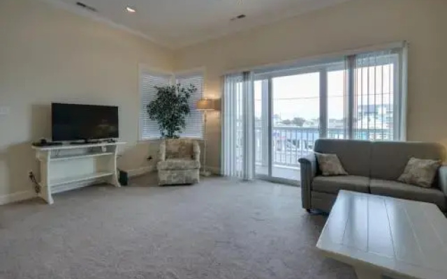 1602 Sunburst 111 Home