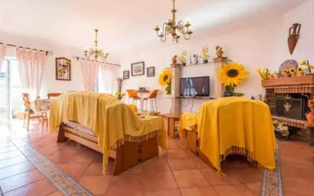 Sunflower Villa by Seewest