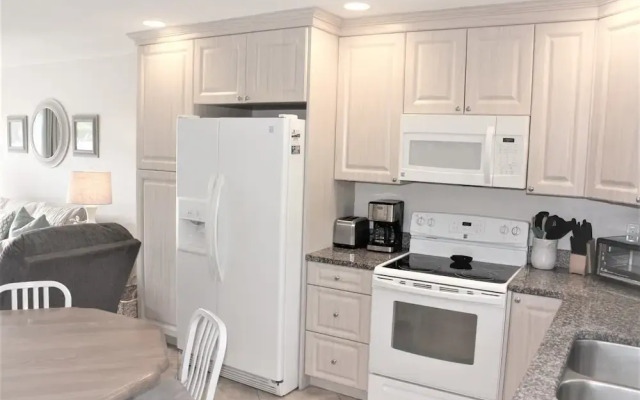 Jamaica Royale - 010 - 2 Br Condo