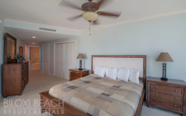 Sea Breeze 1007 Penthouse