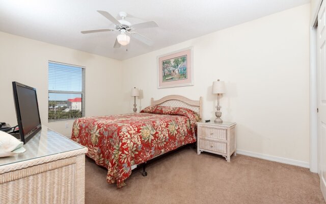 Islander 4001 by RedAwning