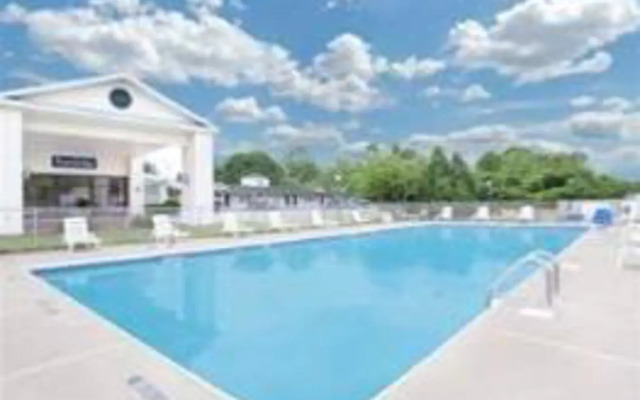 Travelodge Inn and Suites Latham