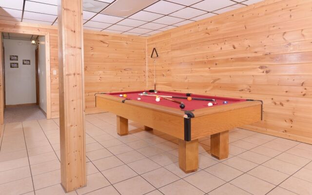 Life Of Luxury 12 - Eight Bedroom Cabin