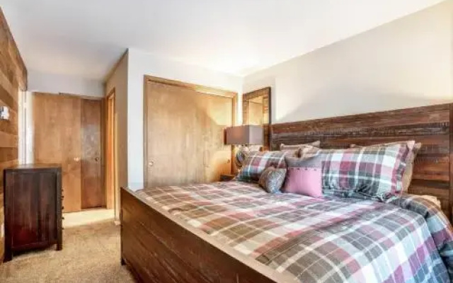 4812 Salt Lick