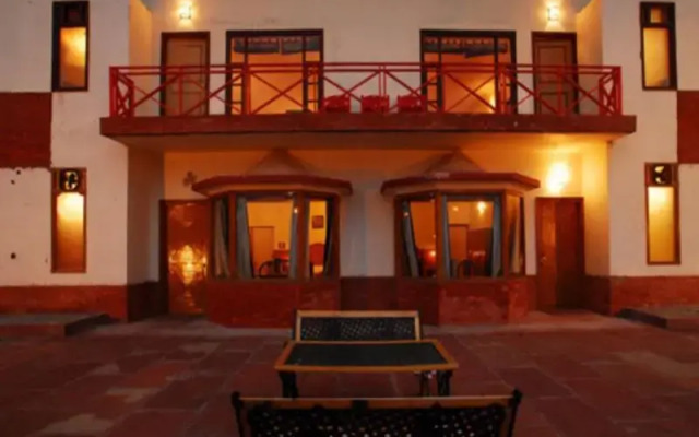 Clifftop Club Resort - Auli