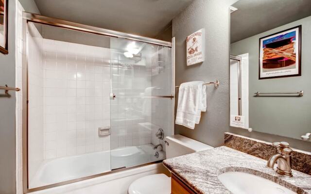 Jenna's Gem by RedAwning