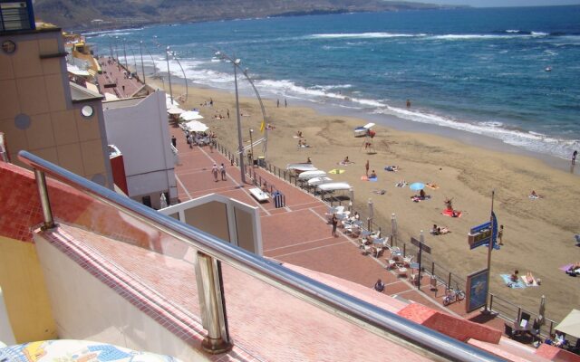 Beachfront Open Terrace By Living Las Canteras