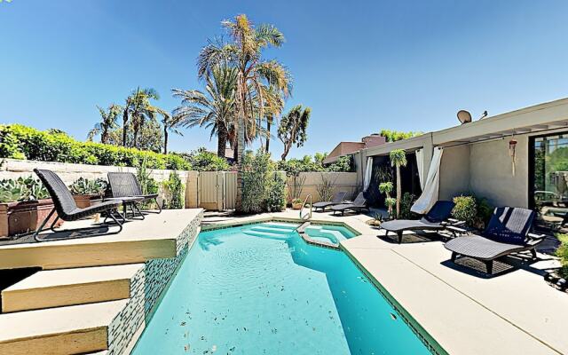 Modern Palm Springs Condo by RedAwning