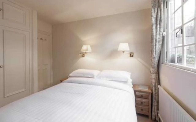 Sloane Gardens X by onefinestay