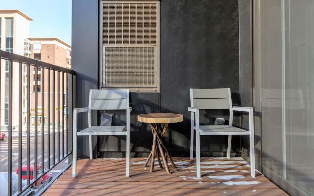 Stay Alfred on South 4th Street