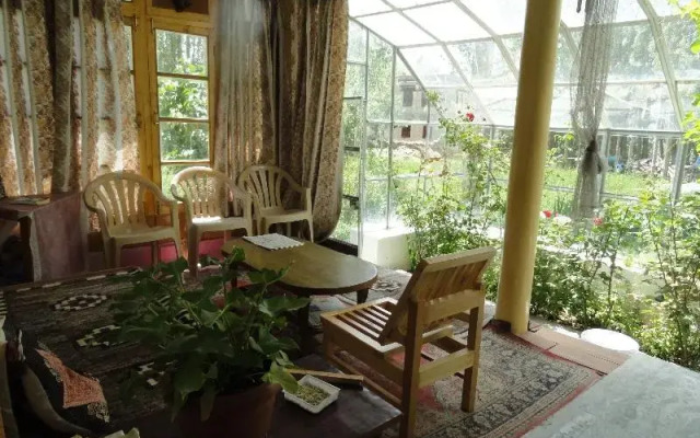 Zal Guest House