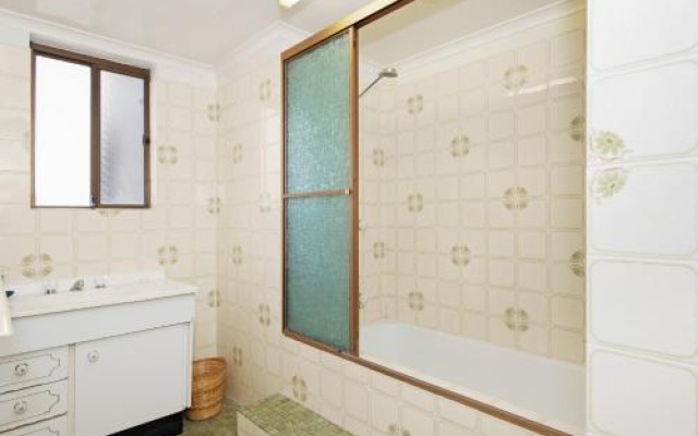 Great location close to waterfront, Shops, Restaurants and Cafes. – Bathroom – Bongaree