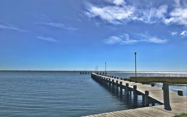 Windbreaker 18 1 Br condo by RedAwning