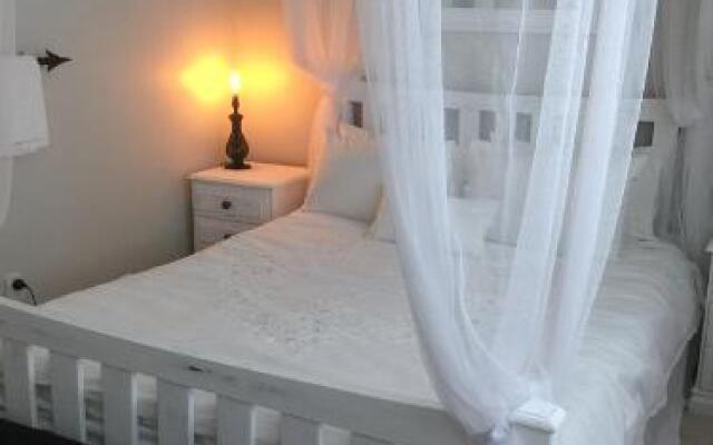 Romantic Rose Cottage