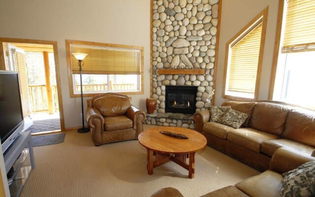 Chicamon Springs Lodge