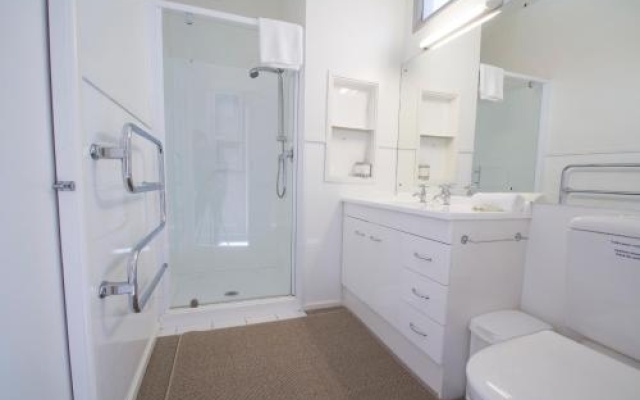 Riverside Apartment – Bathroom – Lake Tekapo
