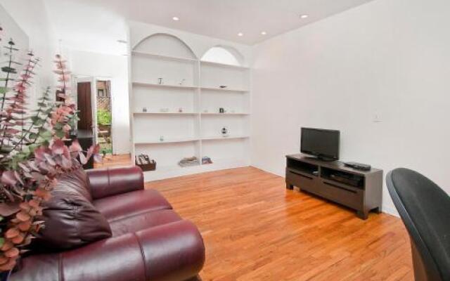 Midtown East Apartments by Globe Quarters