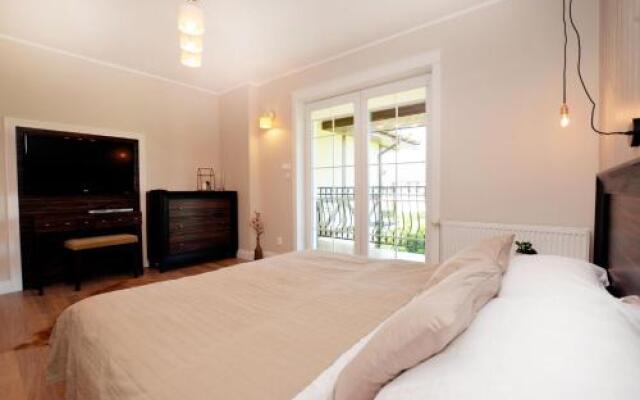 City Art Dom W Grzybowie