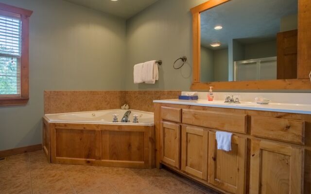 Peaceful Path Cabin by RedAwning