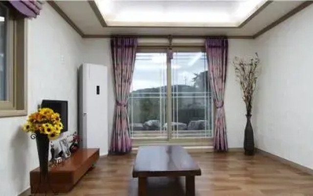 Gyeongju Doongji Pension