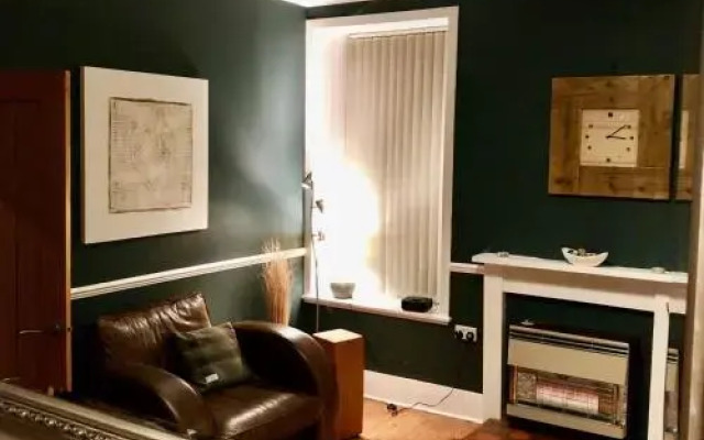 Jardine Apartment @ Cairn Dhu House