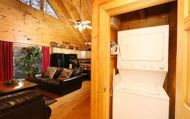 Sweet Surrender 1 Br cabin by RedAwning