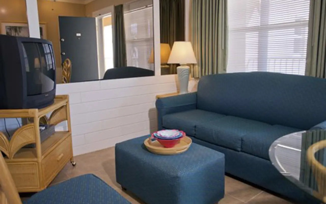 Commodore Beach Club Condo