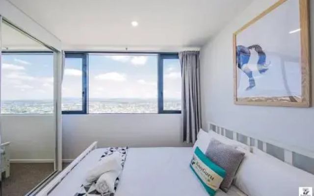Gold Coast Broadbeach Holiday 2bed2bath Walk to Beach+parking Qbr004