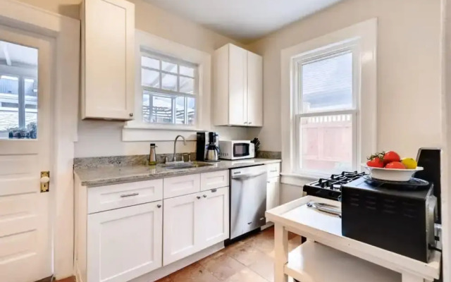 Midtown 1417 By Homecomfortstay
