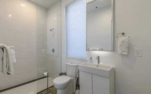 Stunning 1BR in Garden District by Hosteeva