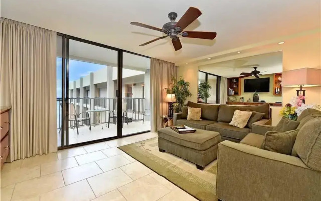 Valley Isle #1203 2 Bedroom Condo by RedAwning