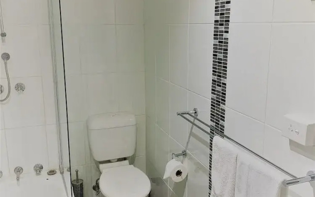 Central Park 14 - Centrally located with views to the mountains